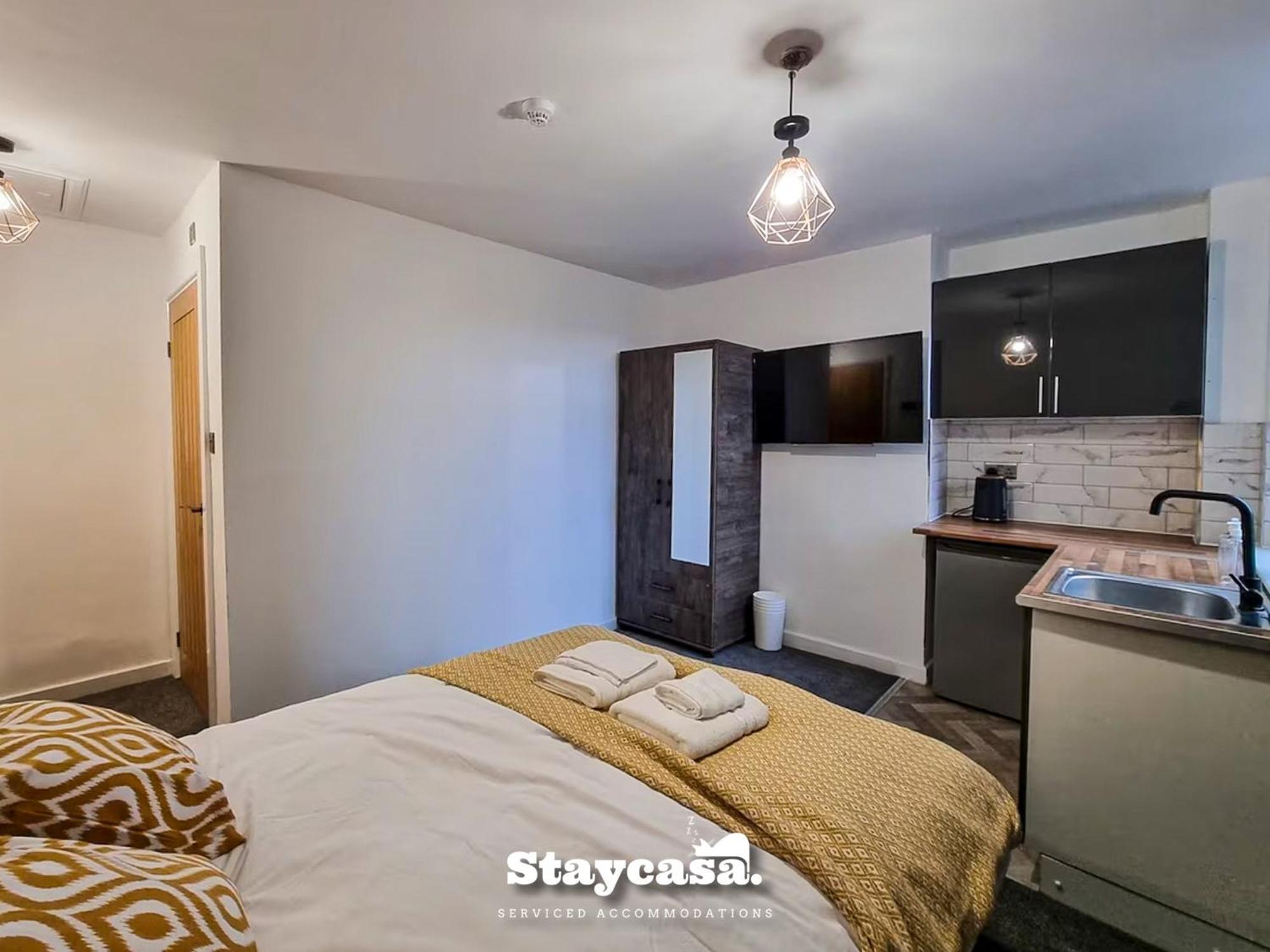 Delightful Spacious Haven With Large Driveway Μάντσεστερ Εξωτερικό φωτογραφία
